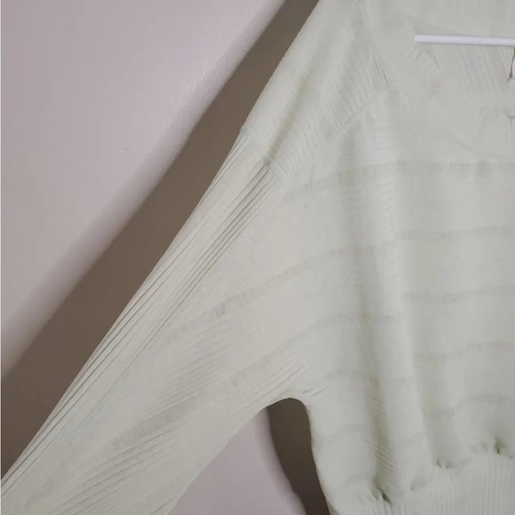 Free People Movement Sage Green Lightweight Top Medium - Picture 2 of 11